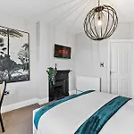 Georgian Gem Of Robin Hoods Bay - Hot-tub - Pets *