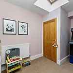 Georgian Gem Of Robin Hoods Bay - Hot-tub - Pets *