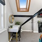 Georgian Gem Of Robin Hoods Bay - Hot-tub - Pets Ferienhaus *