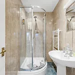 Georgian Gem Of Robin Hoods Bay - Hot-tub - Pets * Robin Hood's Bay