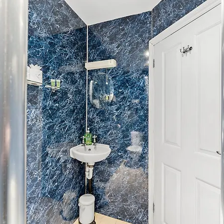 7 Bedroom Abode Of Robin Hoods Bay - Hot-tub - Pets
