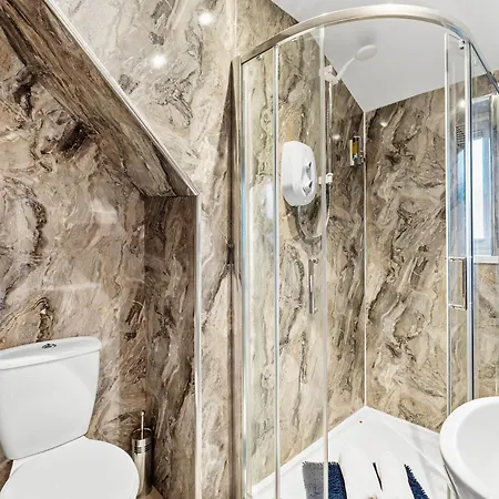 Georgian Gem Of Robin Hoods Bay - Hot-tub - Pets Holiday home