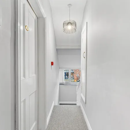 7 Bedroom Abode Of Robin Hoods Bay - Hot-tub - Pets