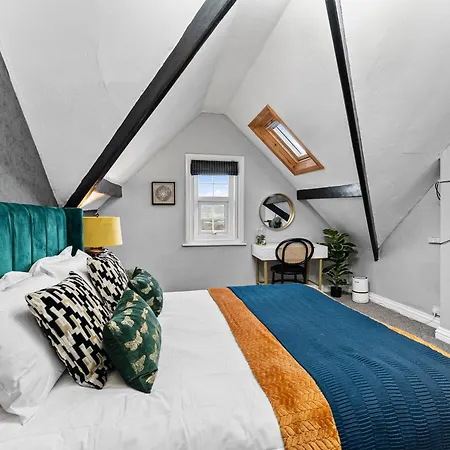 Holiday home Georgian Gem Of Robin Hoods Bay - Hot-tub - Pets