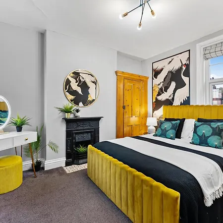 度假居 7 Bedroom Abode Of Robin Hoods Bay - Hot-tub - Pets 罗宾胡兹贝