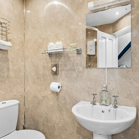 The Artist Abode In The Bay - Hot-tub - Pets * Robin Hood's Bay