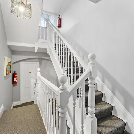 度假居 7 Bedroom Abode Of Robin Hoods Bay - Hot-tub - Pets *