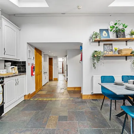 Georgian Gem Of Robin Hoods Bay - Hot-tub - Pets روبن هودز باي