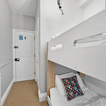 7 Bedroom Abode Of Robin Hoods Bay - Hot-tub - Pets