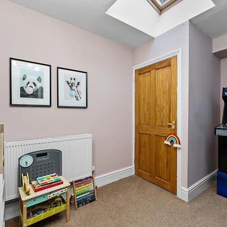 7 Bedroom Abode Of Robin Hoods Bay - Hot-tub - Pets *
