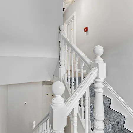 Georgian Gem Of Robin Hoods Bay - Hot-tub - Pets Holiday home *