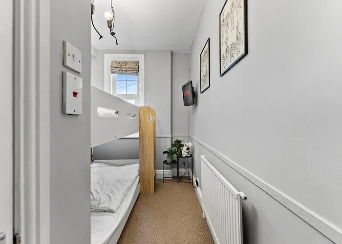 The Artist Abode In The Bay - Hot-tub - Pets Vakantiehuis *