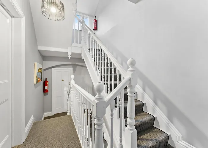 Vakantiehuis The Artist Abode In The Bay - Hot-tub - Pets *