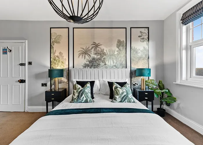 Vakantiehuis The Artist Abode In The Bay - Hot-tub - Pets