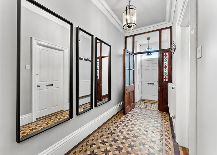 Vakantiehuis The Artist Abode In The Bay - Hot-tub - Pets